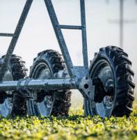 Système d'irrigation à pivot central en métal personnalisé Daringfish avec technologie IoT, équipé d'une pompe et d'un moteur à engrenages pour les grandes exploitations agricoles