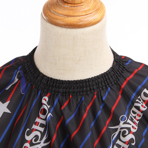 Cape de coiffure noire en sergé anti-adhérent pour salon de coiffure et usage professionnel - Product Image 5