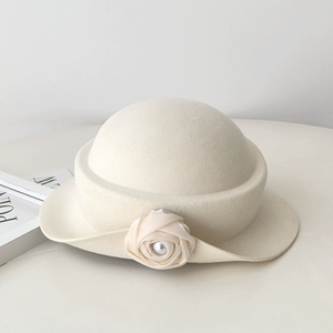 Sombrero de fieltro de lana para mujer, estilo cloche, fedora, con borde lateral enrollable, lazo y flor, para invierno - Product Image 5