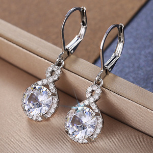 Eleganti Orecchini Pendenti Scintillanti per Donne, Gioielli da Orecchio di Tendenza - Product Image 1
