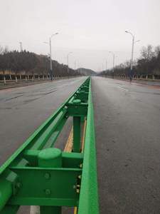 Ad alta velocità W-a forma di doppia onda trave parapetto in metallo ispessito barriera di traffico per autostrada e strade collinari - Product Image 4