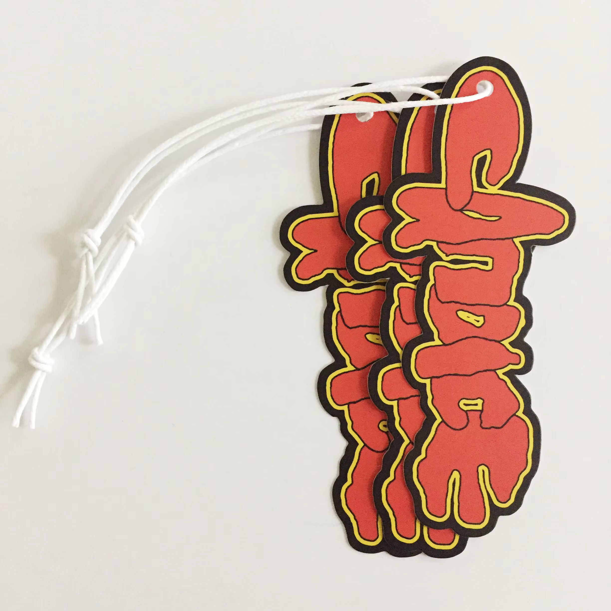 High Quality 400GSM Clothes Irregularly Shaped Hang Tags Custom Printed Clothing HangTag With String for Garment Swing Tag