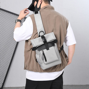 Bolso Bandolera de Nailon Resistente al Agua, con Logotipo, Múltiples Compartimentos, Duradero y Portátil, para Unisex, Todas las Temporadas - Product Image 2