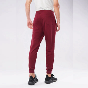 Jogging moderne pour homme conçu pour un usage décontracté et quotidien, offrant un ajustement confortable et un tissu extensible doux - Product Image 3