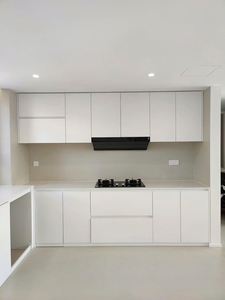 Gabinete de cocina personalizado, muebles de tablero de melamina gris mate, diseño de madera hecho a mano, fácil de instalar - Product Image 3