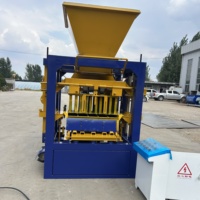 Équipement de fabrication de briques en béton QT4-24 avec options de moules personnalisables