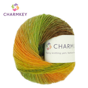 Charmkey Prix bas Fil de <span class=keywords><strong>laine</strong></span> de cachemire feutré naturel pur 100% teint en gros en Chine pour le crochet - Product Image 2