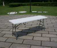 Banquet de mariage rectangulaire HDPE de 6 pieds, tables pliables en plastique pour salle à manger