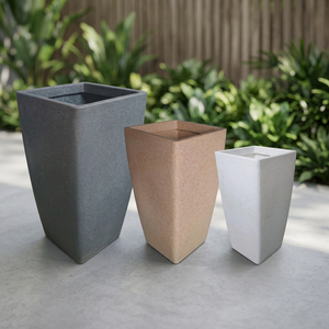 Pots à fleurs carrés modernes en plastique pour extérieur, jardinières au design minimaliste gris, beige, blanc - Product Image 3