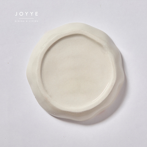 Assiette de fête en céramique de grès de 3,7 pouces, motif de rayures horizontales jaunes peintes à la main, formes organiques, JOYYE - Product Image 3