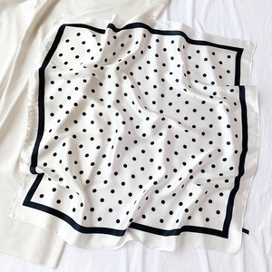 2025 nouvelles femmes été châle bandeau imprimé tissu grossier Satin soie carré écharpe femmes foulard - Product Image 5