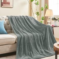 Couverture en flanelle jacquard de qualité supérieure, légère, douce et moelleuse, taille king, pour adultes, vente en gros, couleur unie, fabriquée en Chine