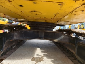 Excavadora KOMATSU PC400 Usada en Buenas Condiciones, Tren de Rodaje Resistente al Desgaste, Motor Original, Tren de Rodaje Duradero, Pocas Horas de Trabajo - Product Image 5