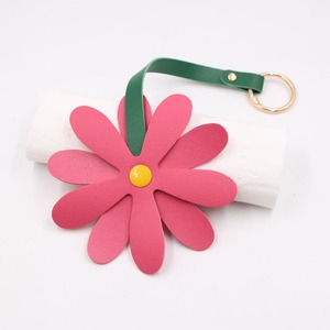 European and American Daisy Bag Pendant PU Leather Sunflower <b>Keychain</b> Luggage Accessories Pendant Matching - Product Image 3