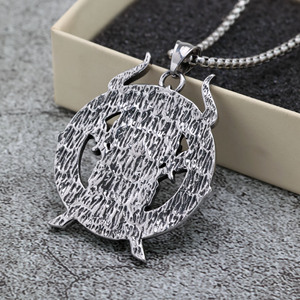 Collar de hombre de acero inoxidable con colgante de calavera vikinga y runas de Yunnique, medallón de Odín, para regalo, joyería de moda. - Product Image 3