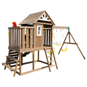 Columpio de Madera para Jardín con Casita, Tobogán Verde, Escalera de Escalada y 3 Columpios - Parque Infantil Exterior Todo en Uno para Niños - Product Image 1