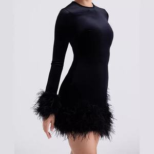 Vestidos de punto para mujer, al por mayor, personalizados, de otoño/invierno, nueva moda, cuello redondo, cintura entallada, con plumas, mini - Product Image 4