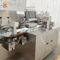 Machine fiable de fabrication de lingettes humides à double rouleau 12 voies, zéro temps d'inactivité, épissage automatique du rouleau