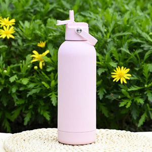 Bouteille de sport personnalisée 500 ml en acier inoxydable recyclé 18/8, revêtement caoutchouc, sans BPA, étanche, avec couvercle à paille verrouillable - Product Image 1