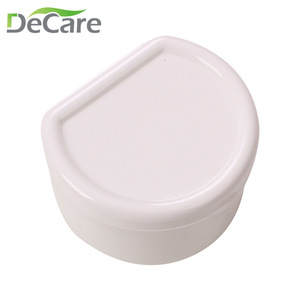 กล่องใส่ฟันปลอมแบบพกพา DeCare Dental Prosthesis Case รูปทรงครึ่งวงกลม ทำจากพลาสติก สำหรับเก็บฟันปลอมและอุปกรณ์จัดฟัน สีขาว เขียว ชมพู ม่วง ฟ้า - Product Image 2