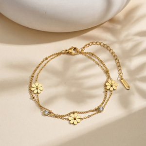 Stylish 18K gold-plated stainless steel daisy <b>bracelet</b> with zircon setting, suitable for women's everyday wear - Product Image 4