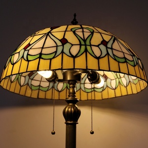 Lámpara de Pie Estilo Tiffany LongHuiJing, 63 Pulgadas de Alto, Lámpara de Pie de Vidrio Teñido, Lámparas de Pie Wisteria - Product Image 4