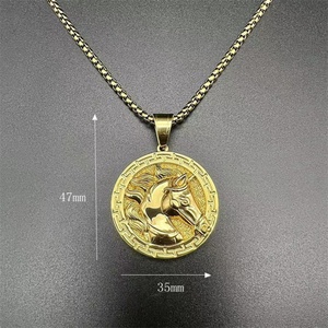 Collier avec pendentif rond plaqué or Hip Hop, charme cheval en acier inoxydable - Product Image 4
