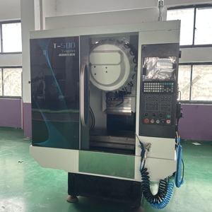 <span class=keywords><strong>Centro</strong></span> di Lavorazione CNC Verticale a 3 Assi BT30 con Tavola da 500mm, Guida Lineare ad Alta Precisione per Foratura, Maschiatura e Fresatura - Product Image 2