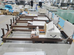 Fábrica nuevo estilo plegable color nogal madera de roble Pilates reformadores máquina equipo para hogar y estudio - Product Image 3