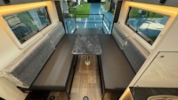 Caravane tout-terrain EcoCampor 19 pieds à double essieu avec porte-rampe arrière pour le marché australien