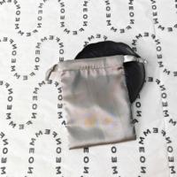 Pochette à cordon en satin personnalisée pour bijoux (colliers, bagues, boucles d'oreilles, bracelets, petits accessoires) – Emballage cadeau de marque, vente en gros