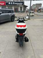 Motocicleta Usada Majesty Cruiser, Scooter a Gasolina, Motor de un Solo Cilindro, Ideal para Viajes Largos