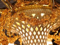 Lampe suspendue décorative de luxe pour manoir avec 19 statues d'anges en laiton moulé à la cire perdue et accents en verre céramique