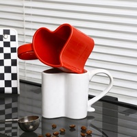 Tasses à thé et soucoupes en porcelaine en forme de cœur rouge pour les couples à la Saint-Valentin pour le cappuccino et le café