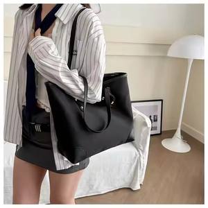 THK0523 Sac fourre-tout en polyuréthane de haute qualité pour femmes Sac à aisselles de grande capacité de style coréen avec fermeture à glissière Vente à chaud - Product Image 6