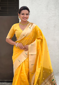 Saree Paithani en organza jaune traditionnel avec un design tissé Zari complexe, parfait pour les occasions festives et les vêtements ethniques élégants - Product Image 5
