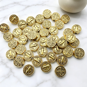 Jetons de jeu personnalisés en plastique, imitation pièces de pirate <span class=keywords><strong>or</strong></span> et argent, 30 mm, écologiques, pour <span class=keywords><strong>poker</strong></span>, mahjong, jeux de société et décoration de coffre au trésor - Product Image 1
