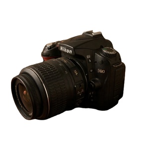 กล้อง <span class=keywords><strong>Nikon</strong></span> <span class=keywords><strong>D90</strong></span> DSLR มือสองของแท้พร้อมเลนส์ 18-55mm VR ความละเอียด 12.3MP CMOS วิดีโอ HD คุณภาพพรีเมียม ปรับสภาพใหม่สำหรับขายต่อ - Product Image 2