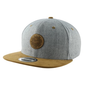 หมวกแก๊ปทรง Snapback 6 แผง ปีกหนังกลับ แต่งป้ายหนัง - Product Image 1