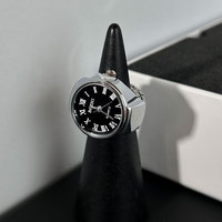 Montre-bague numérique minimaliste, design original et élégant, avec cadran à points de diamants, mini, argentée, à porter sur le doigt