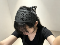 Bande de fixation pour hijab musulman en nylon durable, motif aile noire sablée, design géométrique élégant et creux, avec support de hijab dissimulé