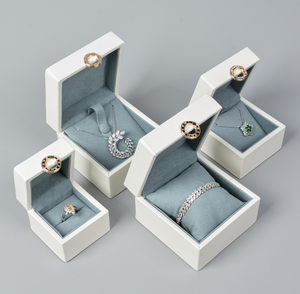 Boîte en similicuir haut de gamme avec boucle métallique ronde dorée, fermeture magnétique, impression quadricolore, couvercle intérieur rabattable - Product Image 1