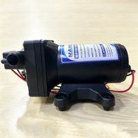 Pompe à eau robuste 12V pour camping-car, 5,5 GPM (20,8 LPM), 70 PSI, à membrane auto-amorçante pour eau douce, idéale pour bateaux, yachts, camping-cars et remorques.