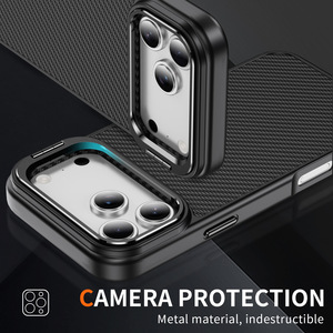 Custodia Protettiva Magnetica Sottile Antiurto con Motivo in Fibra di Carbonio e Cavalletto Nascosto per iPhone 17 Pro Max - Product Image 6