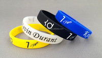 Publicité de stock Cadeaux promotionnels Produits en caoutchouc Football Bracelet en silicone Bracelet personnalisé