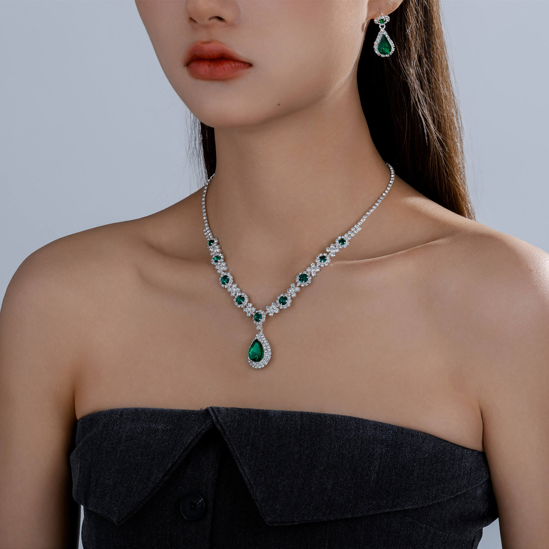 สีเขียว