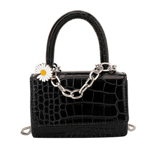 Borsa a tracolla <span class=keywords><strong>2021</strong></span> nuova <span class=keywords><strong>moda</strong></span> con Logo personalizzato da donna borsa Tote alla <span class=keywords><strong>moda</strong></span> in pelle sintetica borsa a tracolla personalizzata borsa firmata - Product Image 4