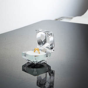 पारदर्शी क्रिस्टल अंगूठी बॉक्स घन कोने एक्रिलिक वर्ग अंगूठी बॉक्स उपहार गहने 4.5*4.5cm - Product Image 5