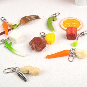 Portachiavi in PVC a forma di cibo simulato: frutta, verdura, carne. Combinazione fai-da-te, ciondolo per zaino studentesco, giocattolo alimentare in miniatura. - Product Image 4