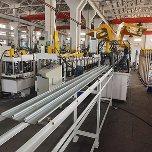 Machine de formage de tuiles pour la fabrication de volets de porte de garage en métal, profilage de canaux de 0,8 à 1,8 mm, commande automatique, haute productivité - Product Image 6